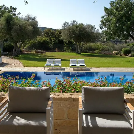 Villa 5-bedroom Aphrodite Hills Family V233 *